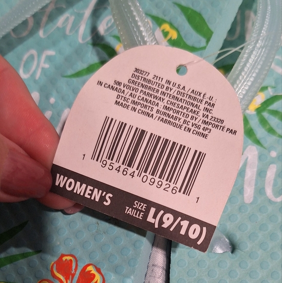 NWT Juncture flip flops - Picture 3 of 3